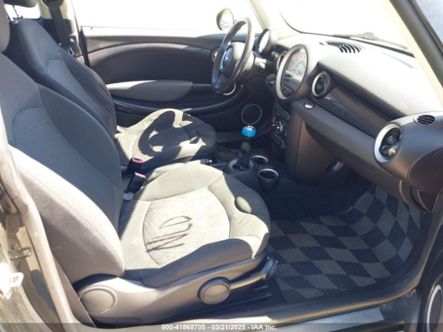 2011 MINI COOPER WMWSV3C5XBTY22399 Photo 4