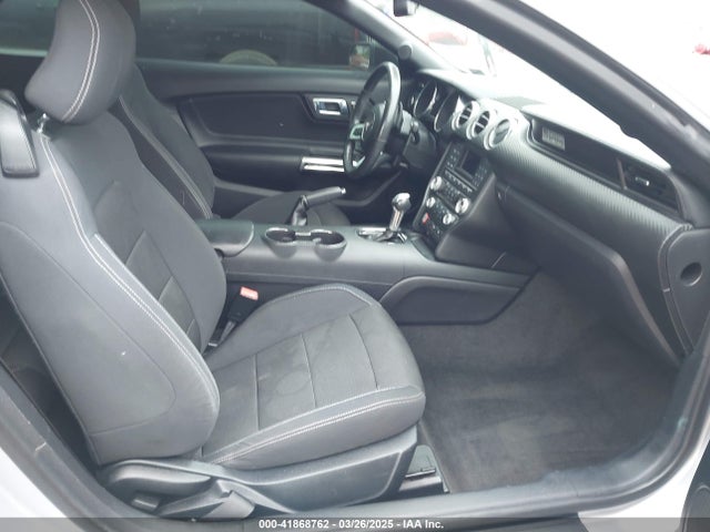 1FATP8EM3F5386899 Ford Mustang V6
