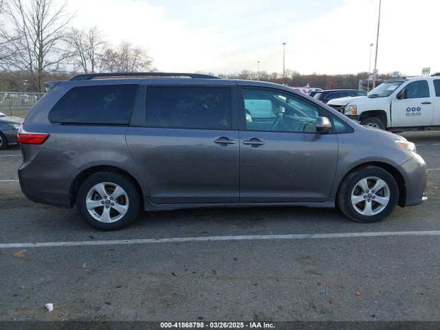 2020 Toyota Sienna Le მანქანა იყიდება აუქციონზე, vin: 5TDKZ3DC2LS055880, აუქციონის ნომერი: 41868798