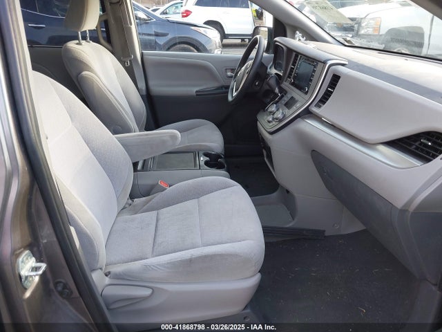 2020 Toyota Sienna Le მანქანა იყიდება აუქციონზე, vin: 5TDKZ3DC2LS055880, აუქციონის ნომერი: 41868798