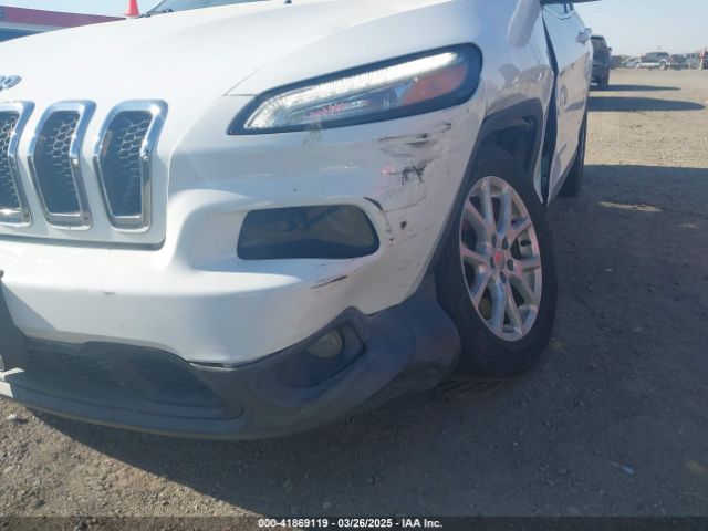 1C4PJLCB1EW226188 Jeep Cherokee Latitude