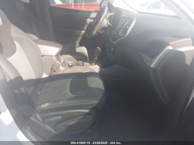 1C4PJLCB1EW226188 Jeep Cherokee Latitude