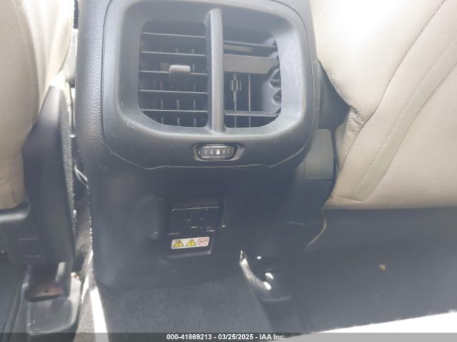 1C4PJLCB9FW706707 Jeep Cherokee Latitude