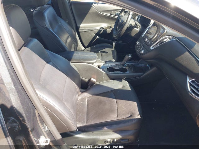 1G1ZE5ST8HF126511 Chevrolet MALIBU 1LT