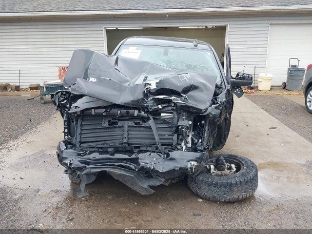 2GCVKREC8J1111943 Chevrolet Silverado 1500 2lt