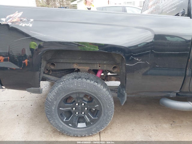 2GCVKREC8J1111943 Chevrolet Silverado 1500 2lt