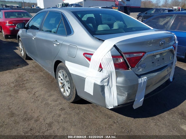 4T1BF1FKXHU345915 Toyota CAMRY LE