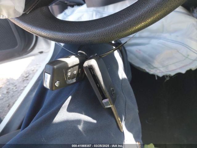JTDEPMAE3MJ137159 Toyota COROLLA LE