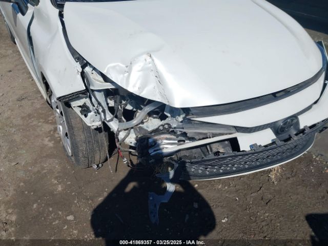 JTDEPMAE3MJ137159 Toyota COROLLA LE