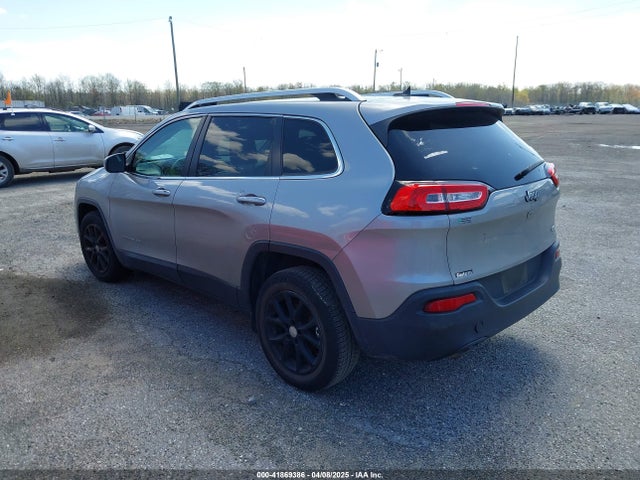 1C4PJLCB7FW737146 Jeep Cherokee Latitude