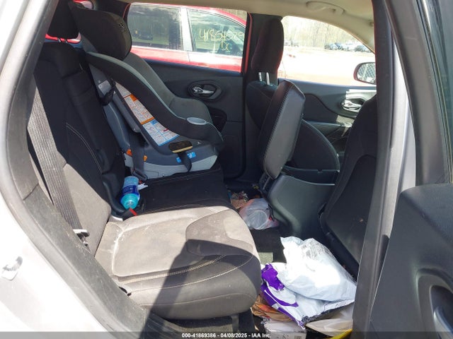 1C4PJLCB7FW737146 Jeep Cherokee Latitude