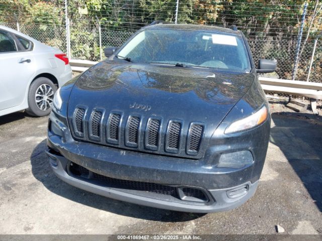1C4PJLAB1HW642507 Jeep Cherokee Altitude Fwd