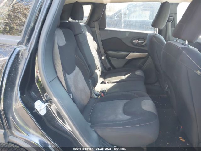 1C4PJLAB1HW642507 Jeep Cherokee Altitude Fwd