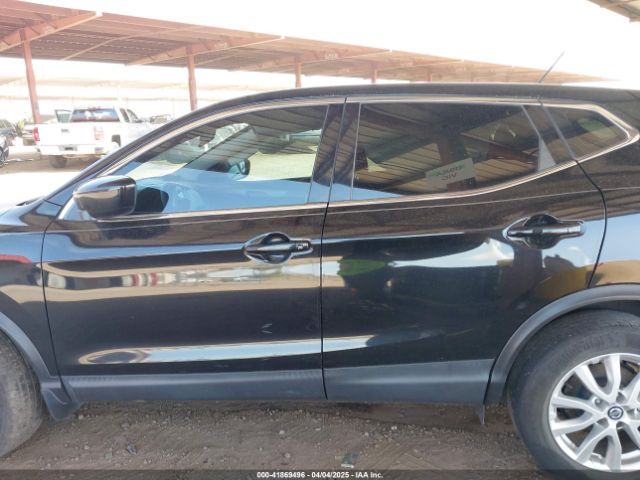 JN1BJ1AV1MW314963 Nissan Rogue Sport S Fwd Xtronic Cvt