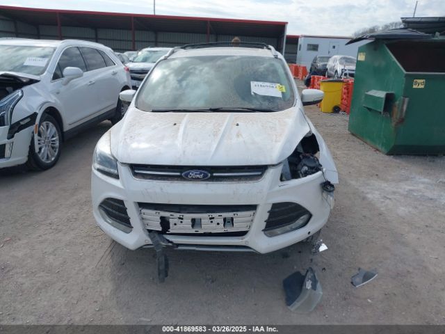 1FMCU9J90FUA67262 Ford Escape Titanium