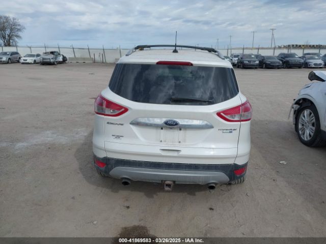1FMCU9J90FUA67262 Ford Escape Titanium