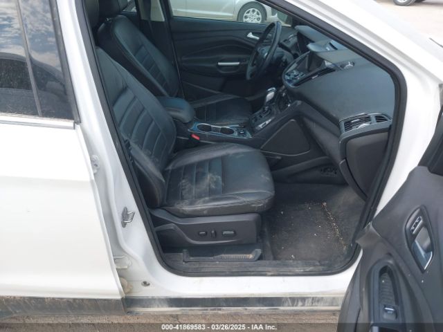 1FMCU9J90FUA67262 Ford Escape Titanium