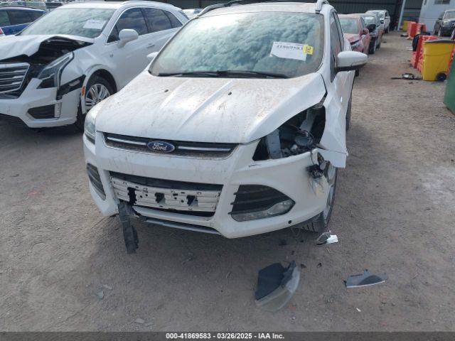 1FMCU9J90FUA67262 Ford Escape Titanium