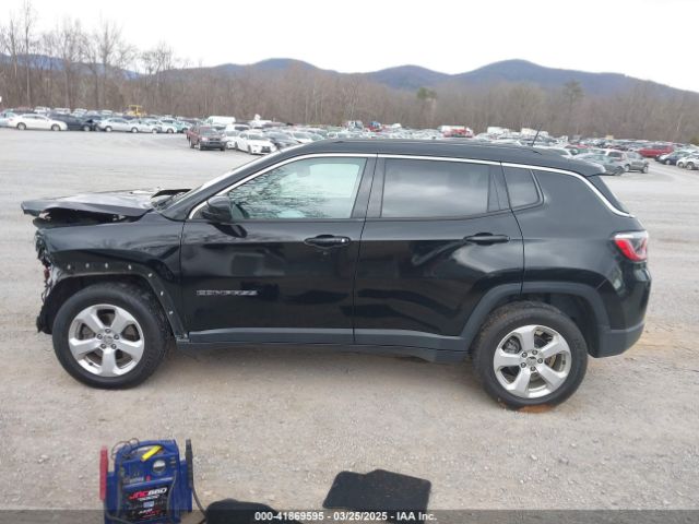 3C4NJDBB1KT754314 Jeep Compass Latitude 4x4