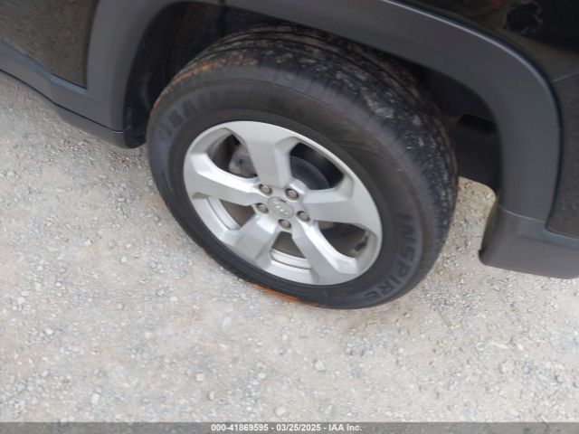 3C4NJDBB1KT754314 Jeep Compass Latitude 4x4