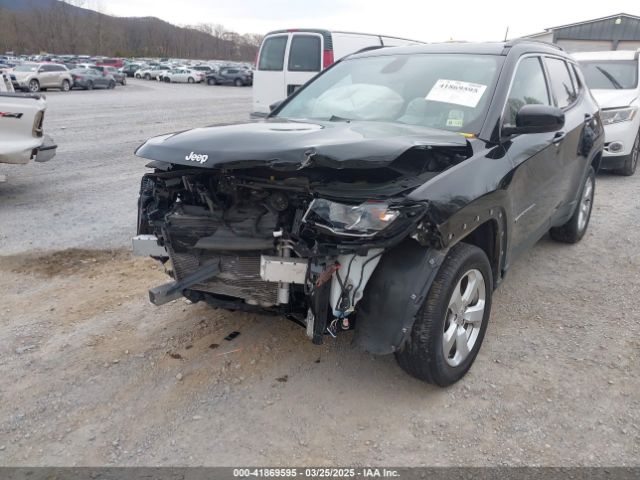 3C4NJDBB1KT754314 Jeep Compass Latitude 4x4