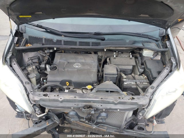 Aukcja sprzedaży 2011 Toyota Sienna Xle V6, vin: 5TDYK3DC1BS136012, numer aukcji: 41869637