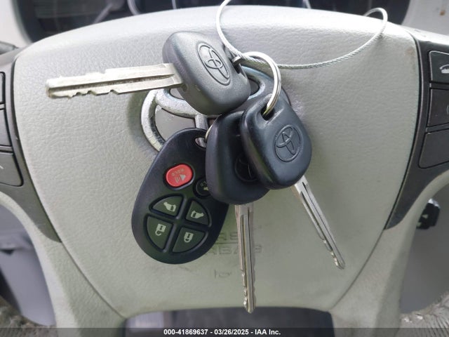 Aukcja sprzedaży 2011 Toyota Sienna Xle V6, vin: 5TDYK3DC1BS136012, numer aukcji: 41869637