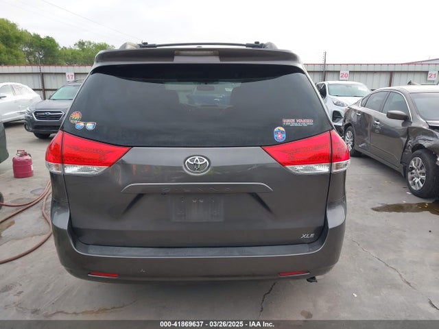 Aukcja sprzedaży 2011 Toyota Sienna Xle V6, vin: 5TDYK3DC1BS136012, numer aukcji: 41869637