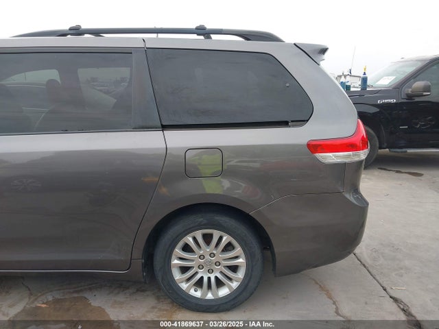 Aukcja sprzedaży 2011 Toyota Sienna Xle V6, vin: 5TDYK3DC1BS136012, numer aukcji: 41869637