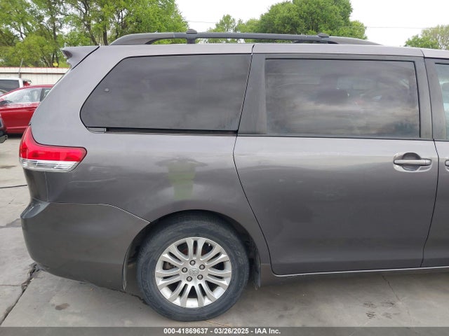 Aukcja sprzedaży 2011 Toyota Sienna Xle V6, vin: 5TDYK3DC1BS136012, numer aukcji: 41869637