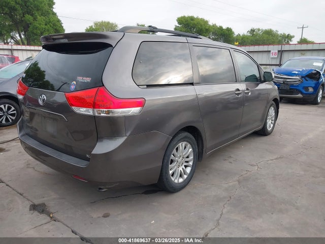Aukcja sprzedaży 2011 Toyota Sienna Xle V6, vin: 5TDYK3DC1BS136012, numer aukcji: 41869637