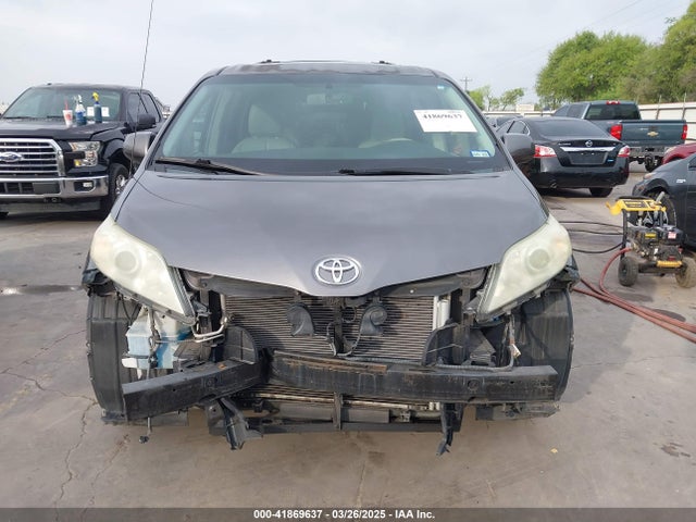 Aukcja sprzedaży 2011 Toyota Sienna Xle V6, vin: 5TDYK3DC1BS136012, numer aukcji: 41869637