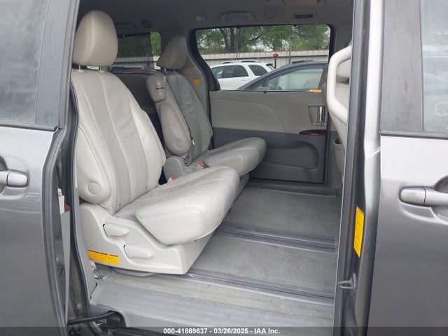 Aukcja sprzedaży 2011 Toyota Sienna Xle V6, vin: 5TDYK3DC1BS136012, numer aukcji: 41869637