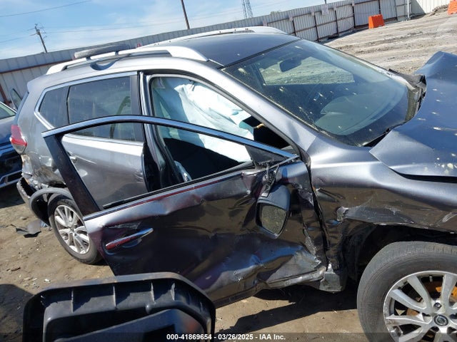KNMAT2MV7JP545098 Nissan ROGUE SV