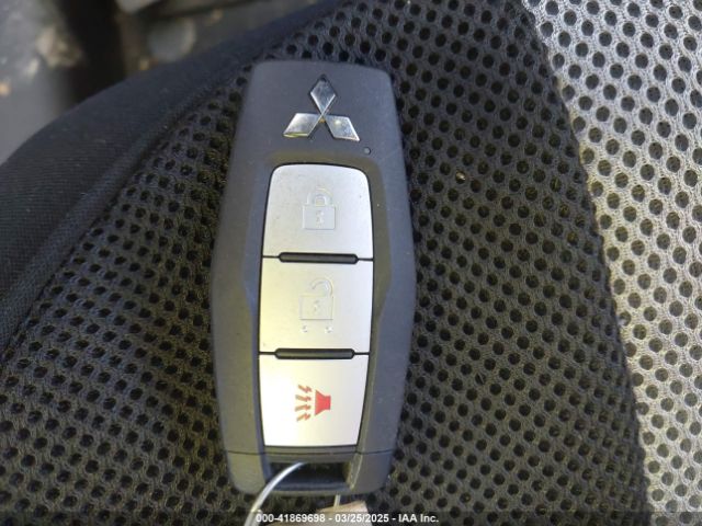 2022 MITSUBISHI OUTLANDER JA4J3TA81NZ049481 Photo 10