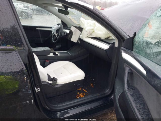 2023 TESLA MODEL Y 7SAYGDEF0PF715703 Photo 4