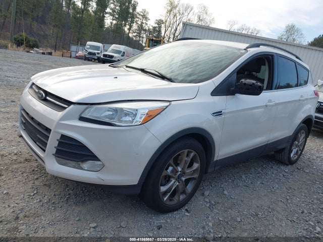 1FMCU9GX6GUB50752 Ford ESCAPE SE