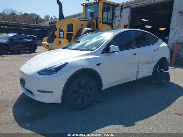 2025 TESLA MODEL Y 7SAYGDEE2SA354505 Photo 1
