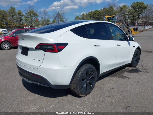 2025 TESLA MODEL Y 7SAYGDEE2SA354505 Photo 3
