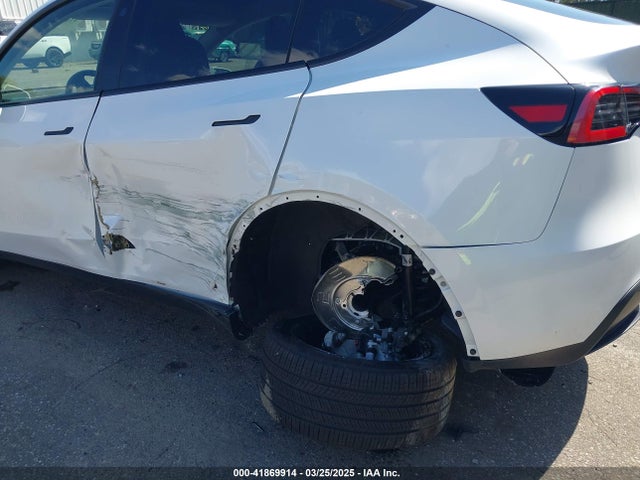 2025 TESLA MODEL Y 7SAYGDEE2SA354505 Photo 5
