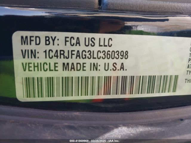 1C4RJFAG3LC360398 Jeep Grand Cherokee Laredo E 4x4