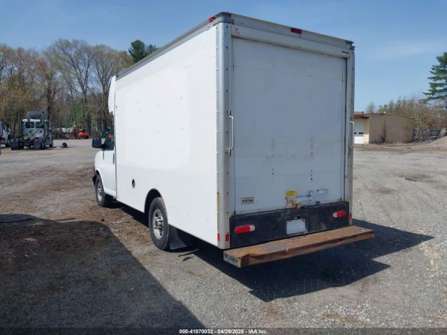 2017 GMC SAVANA CUTAWAY 1GD07RFG4H1335042 Photo 2