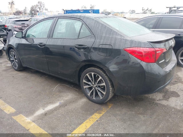 Toyota COROLLA SE 2017 5YFBURHE8HP601028 Image 3