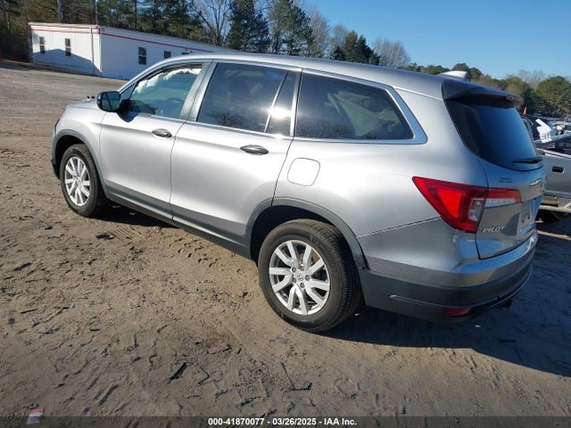 Honda PILOT LX 2019 5FNYF6H17KB086820 Image 3