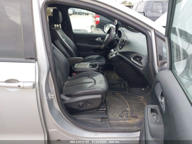2C4RC1EG5LR257658 Chrysler Pacifica Touring L Plus