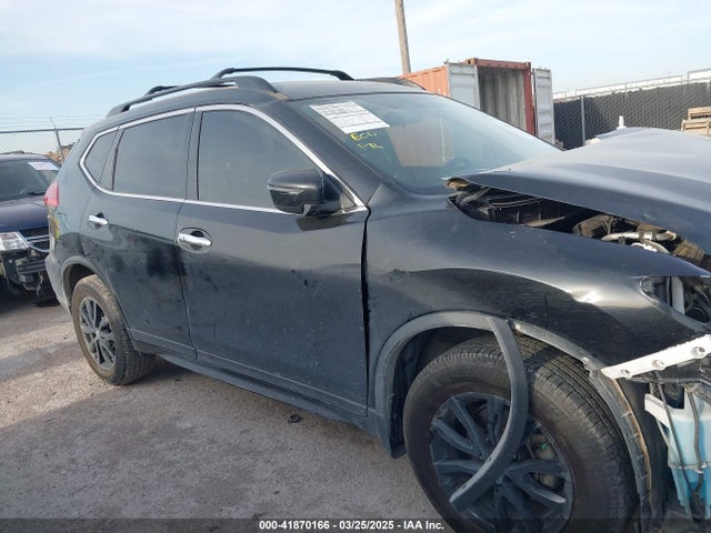 5N1AT2MT8HC814317 Nissan ROGUE SV