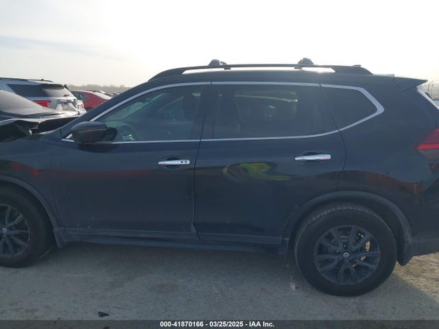 5N1AT2MT8HC814317 Nissan ROGUE SV