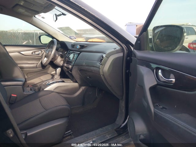 5N1AT2MT8HC814317 Nissan ROGUE SV
