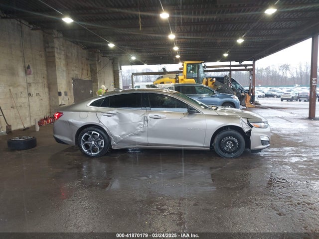 1G1ZD5ST0NF136156 Chevrolet Malibu Fwd Lt