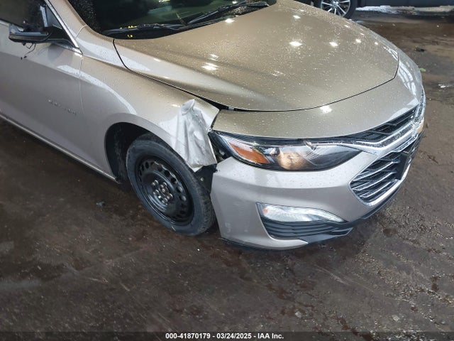 1G1ZD5ST0NF136156 Chevrolet Malibu Fwd Lt
